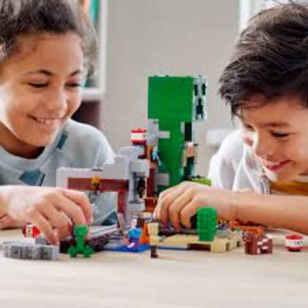 LEGO 21155 MINECRAFT The Creeper Mine - Image 3