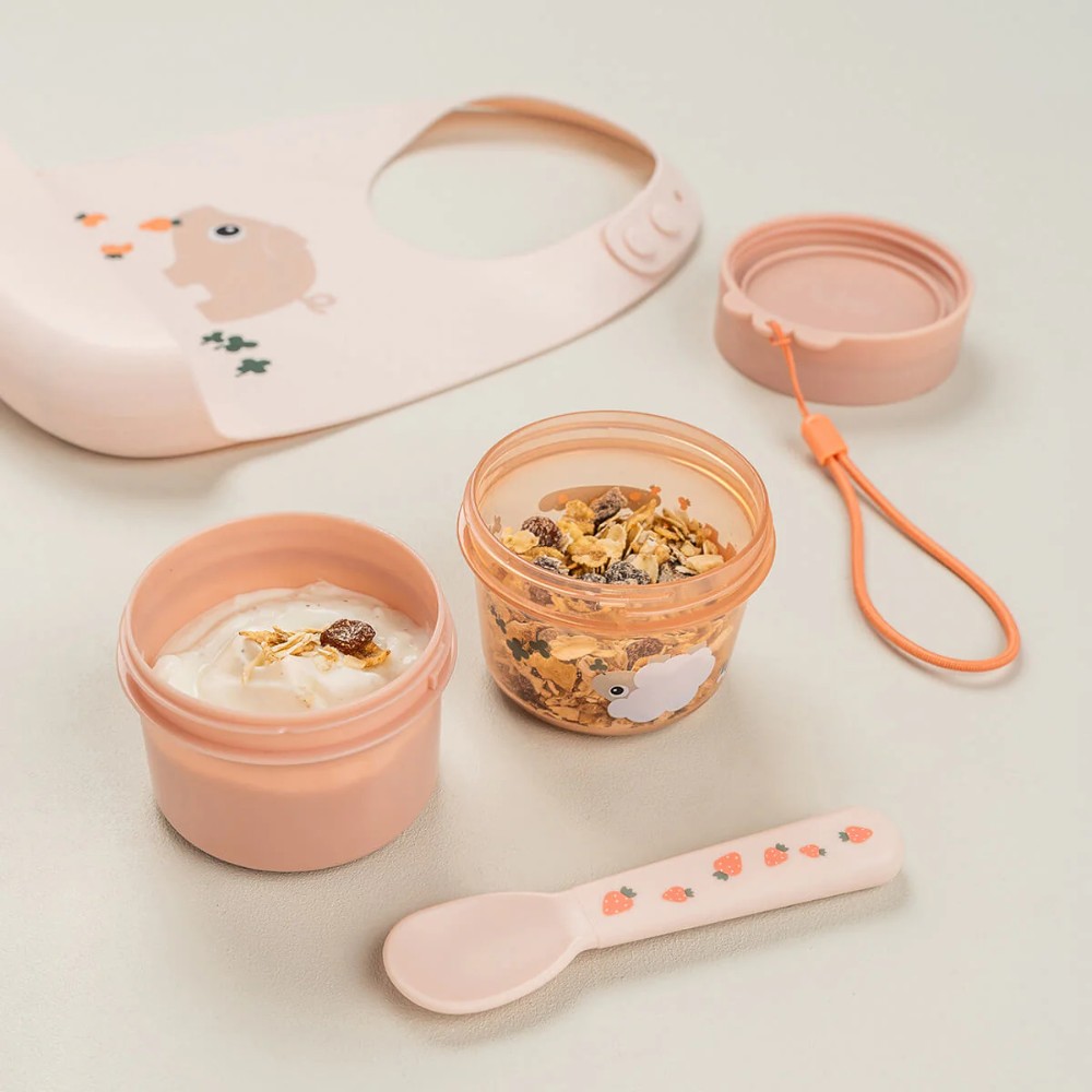 Donebydeer - To Go 2-way Snack Container S - Tiny Farm - Powder - Image 2