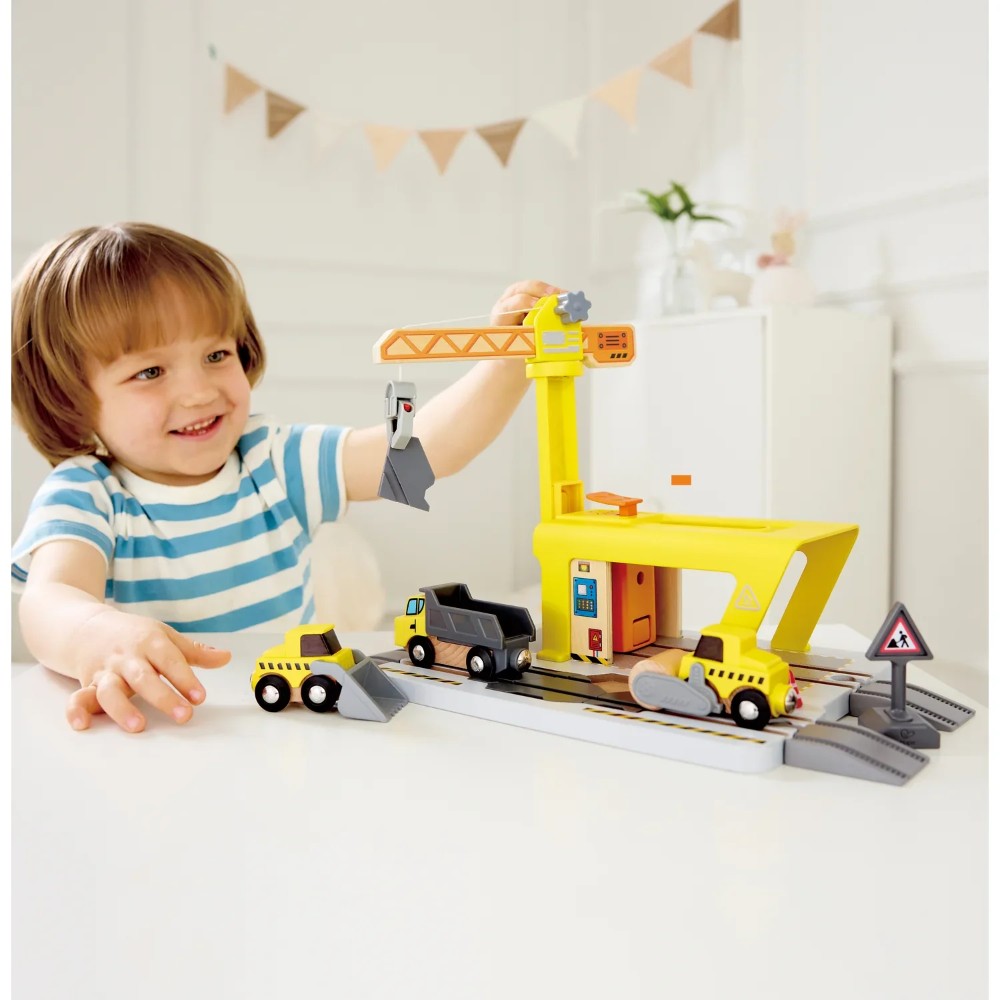 Hape - Railway Crane Construction Set - Image 7