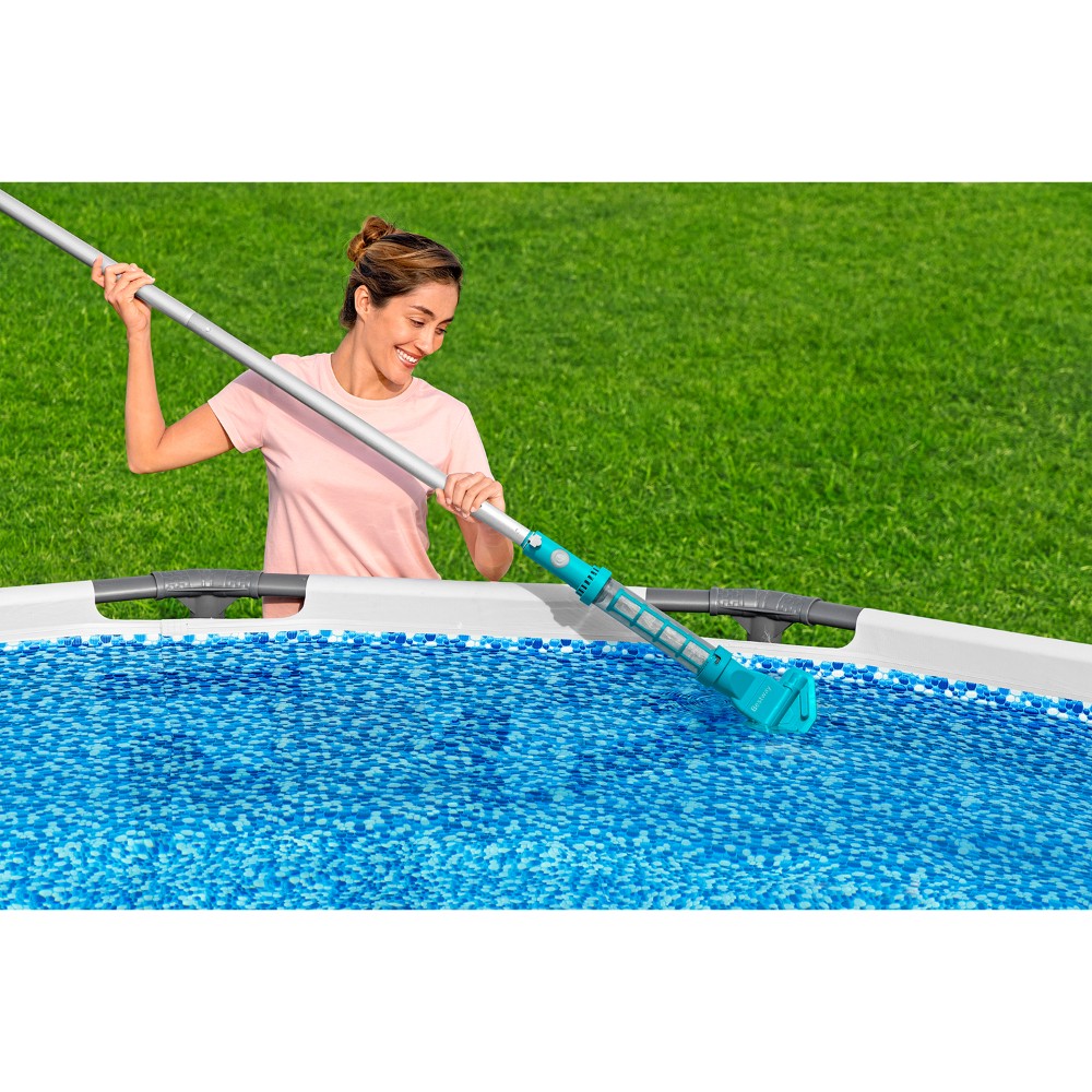Bestway 58771 AquaSurge Rechargable Vacuum - Image 2