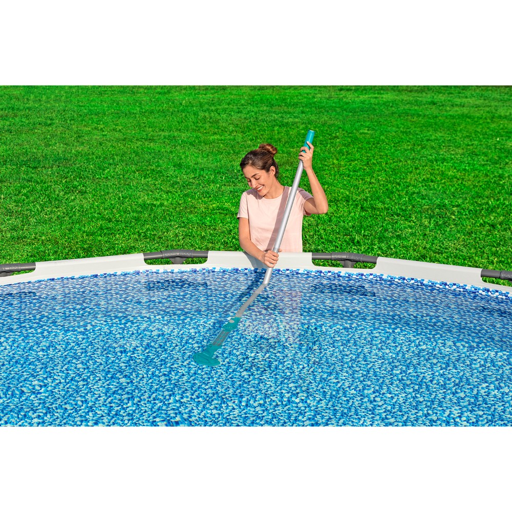 Bestway 58771 AquaSurge Rechargable Vacuum - Image 3