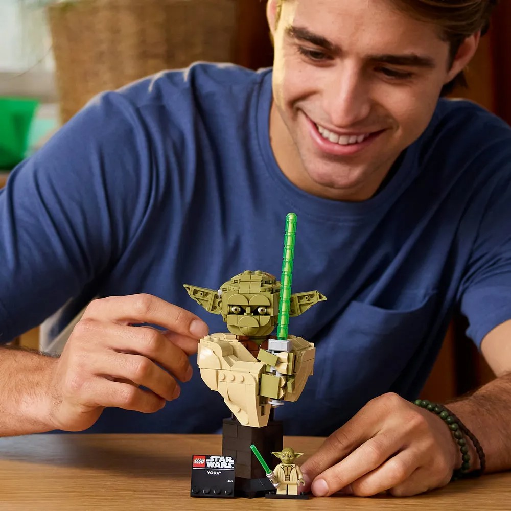 Lego 75438 Star Wars Yoda™ Bust - Image 4