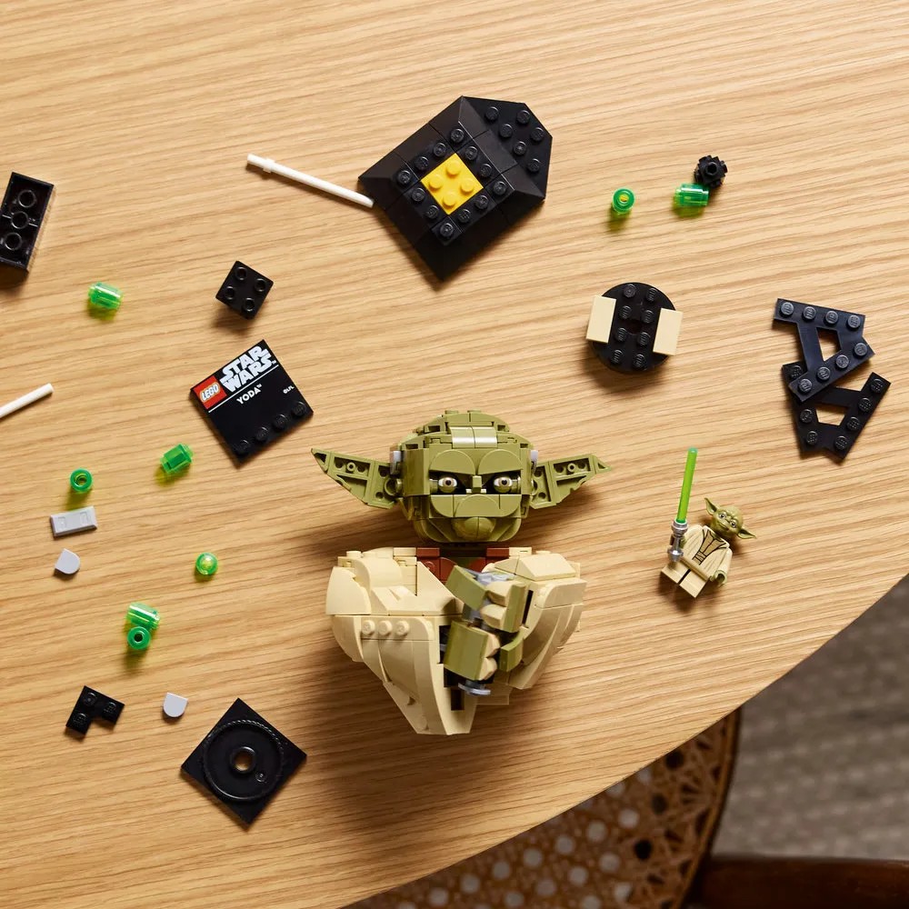 Lego 75438 Star Wars Yoda™ Bust - Image 5