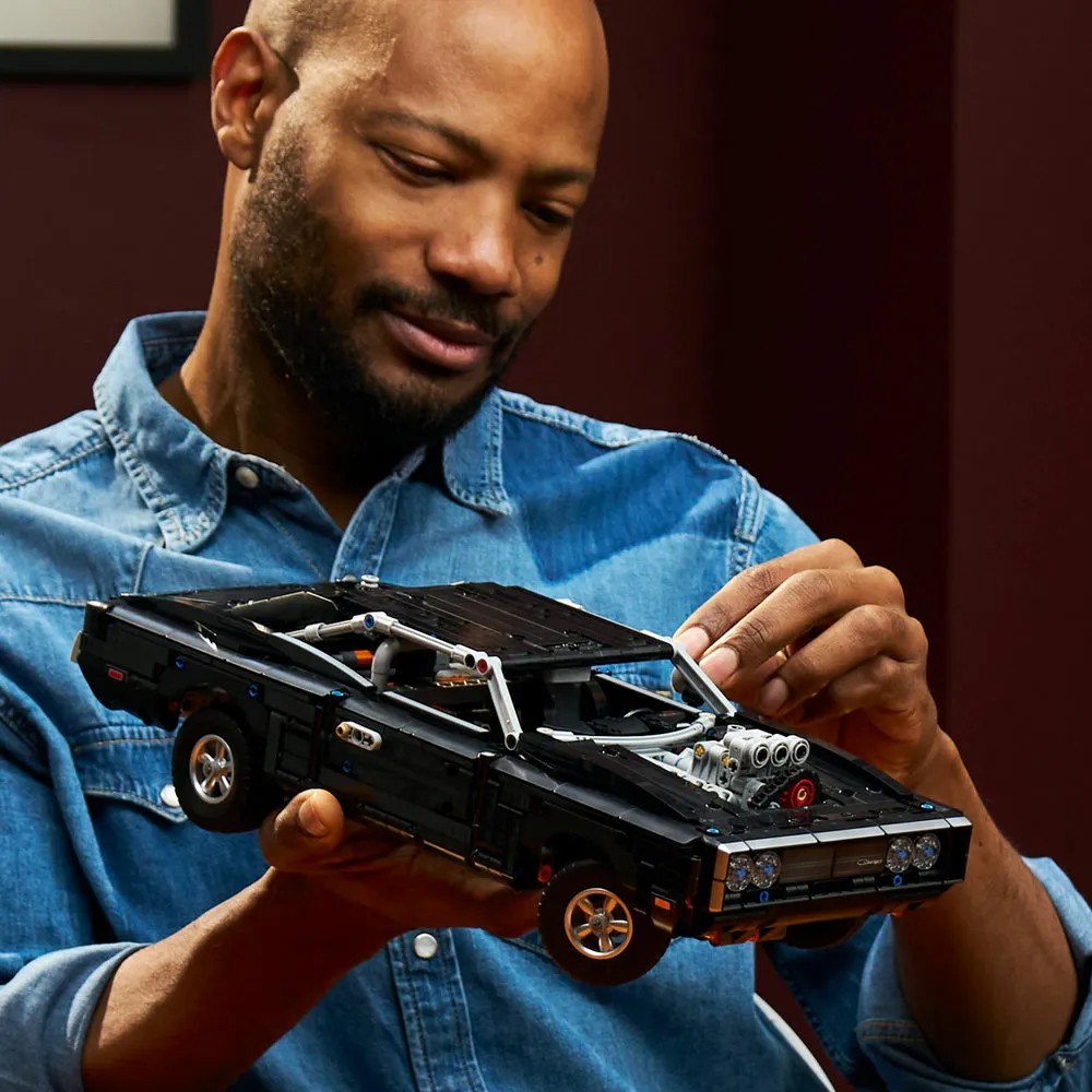 Lego 42231 Technic Fast and Furious Dodge Charger R/T Car - Image 4