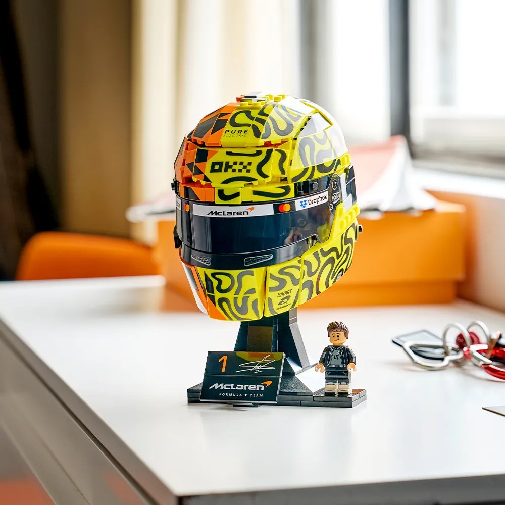 Lego 43023 Editions McLaren Mastercard F1® Team Lando Norris Helmet - Image 3