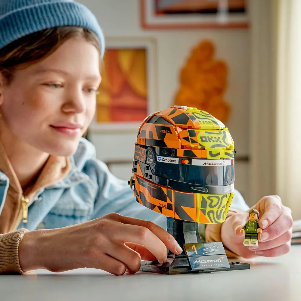 Lego 43023 Editions McLaren Mastercard F1® Team Lando Norris Helmet - Image 4